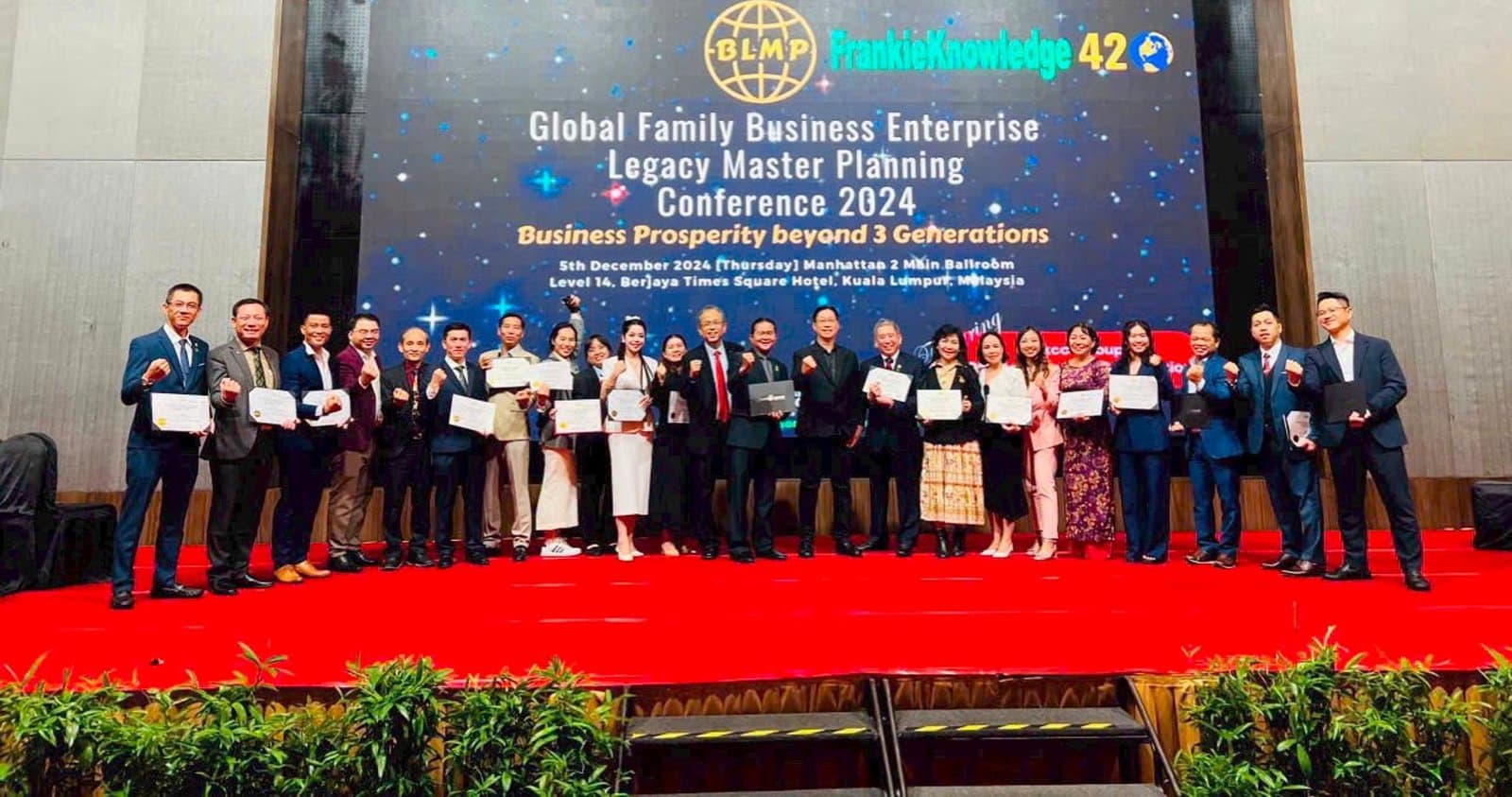 Lễ trao chứng nhận tại Hội nghị Family Business Enterprise Legacy 2024.